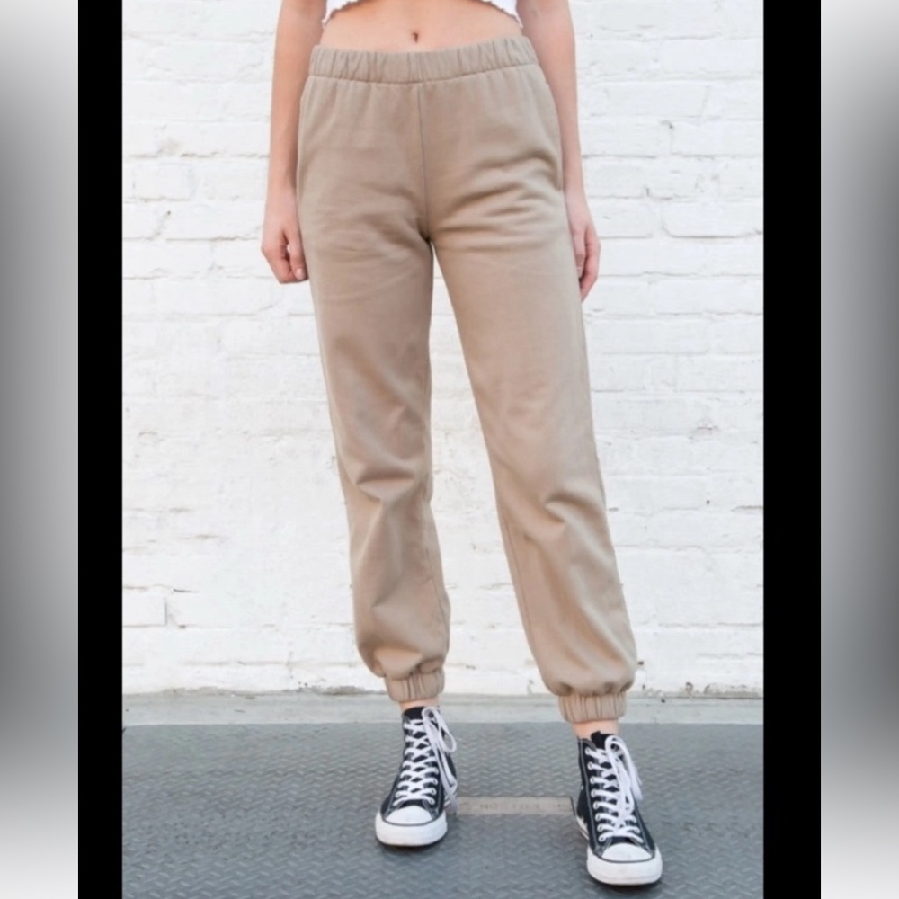 Brandy Melville Rosa Sweatpants Cozy Taupe/Tan Joggers